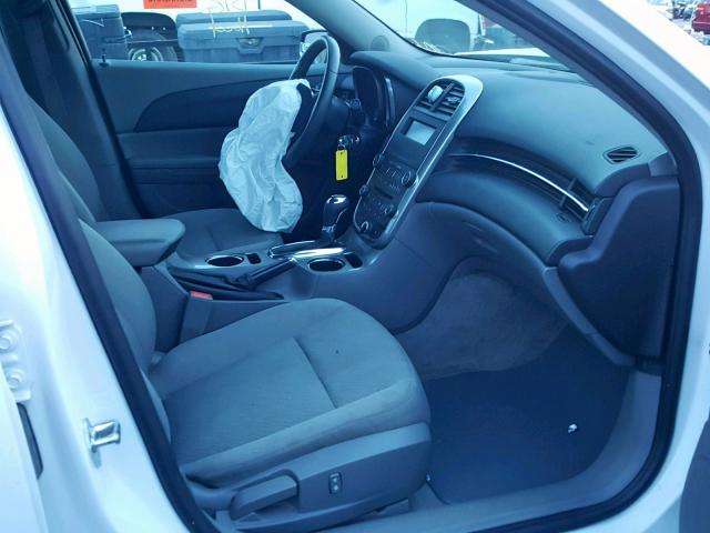 1G11B5SLXFF352181 - 2015 CHEVROLET MALIBU LS თეთრი ფოტო 5