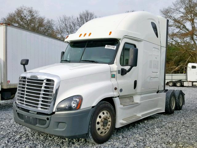 3AKJGLBG4GSHV1879 - 2016 FREIGHTLINER CASCADIA 1 WHITE photo 2