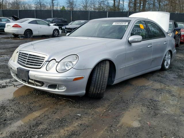 WDBUF83J25X167248 - 2005 MERCEDES-BENZ E 500 4MAT SILVER photo 2