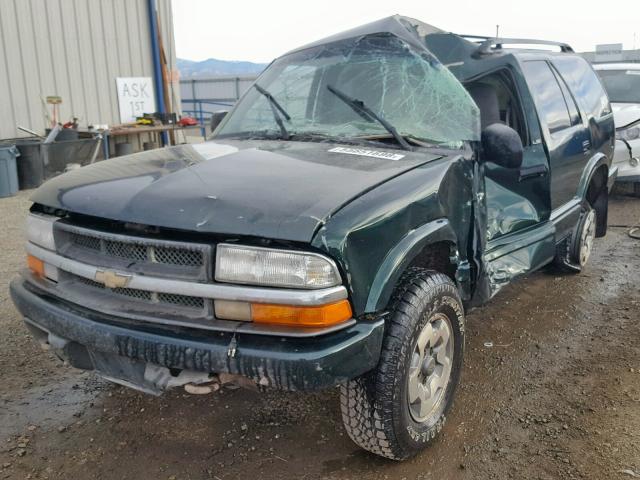 1GNDT13W72K135182 - 2002 CHEVROLET BLAZER GREEN photo 2