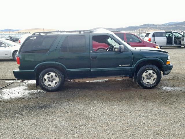 1GNDT13W72K135182 - 2002 CHEVROLET BLAZER GREEN photo 9