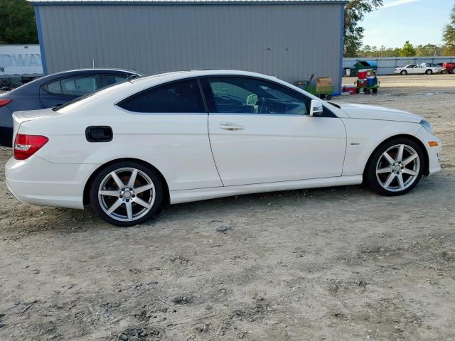 WDDGJ4HB5CF874196 - 2012 MERCEDES-BENZ C 250 WHITE photo 9