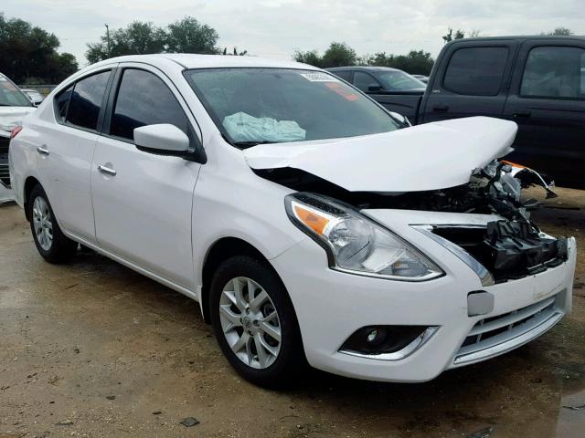 3N1CN7AP7JL886585 - 2018 NISSAN VERSA S WHITE photo 1