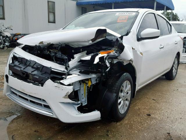 3N1CN7AP7JL886585 - 2018 NISSAN VERSA S WHITE photo 2