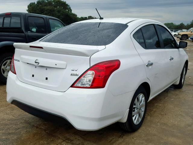 3N1CN7AP7JL886585 - 2018 NISSAN VERSA S WHITE photo 4