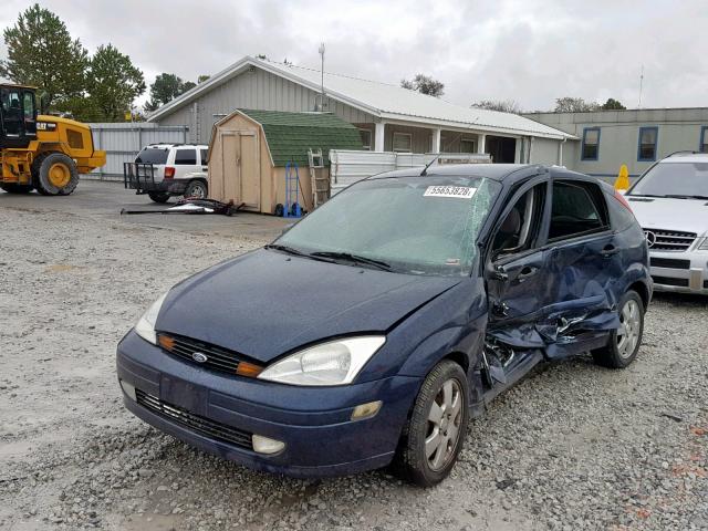 3FAFP37352R163677 - 2002 FORD FOCUS ZX5 BLUE photo 2