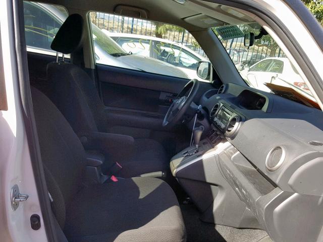 JTLKE50E081018513 - 2008 TOYOTA SCION XB Ақ фото 5