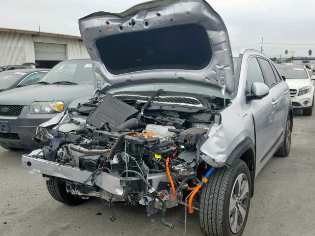 KNDCM3LD6J5187783 - 2018 KIA NIRO LX SILVER photo 2