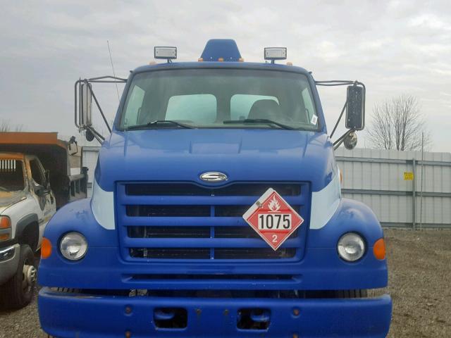 2FZHRJBA3XAB05317 - 1999 STERLING TRUCK L 7501 BLUE photo 9