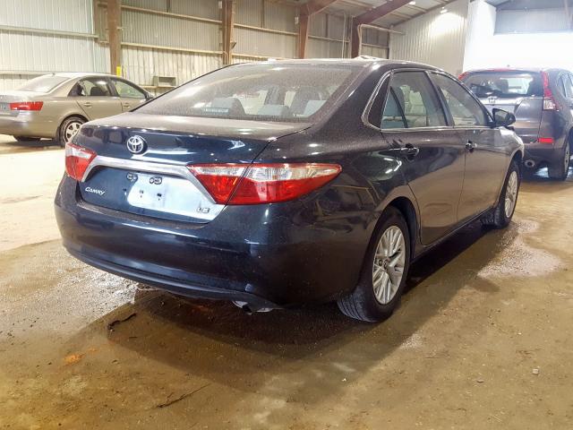 4T1BF1FK0GU215690 - 2016 TOYOTA CAMRY LE BLUE photo 4