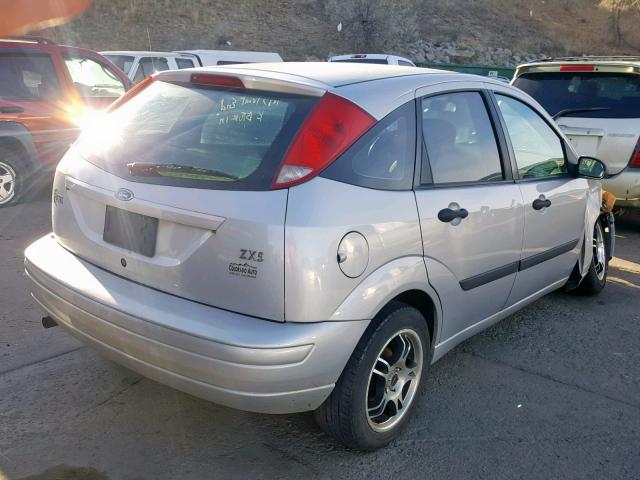 3FAFP37333R132428 - 2003 FORD FOCUS ZX5 SILVER photo 4