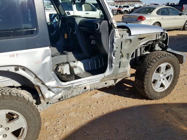 1J4FA54199L753796 - 2009 JEEP WRANGLER S SILVER photo 9