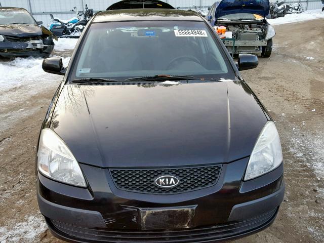 KNADE123966165838 - 2006 KIA RIO BLACK photo 9