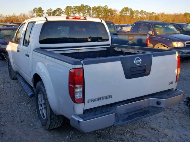 1N6AD07U77C408390 - 2007 NISSAN FRONTIER C WHITE photo 3