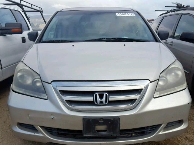 5FNRL38295B103710 - 2005 HONDA ODYSSEY LX SILVER photo 9