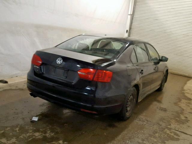 3VW2K7AJ6BM077021 - 2011 VOLKSWAGEN JETTA BASE Սև լուսանկար 4