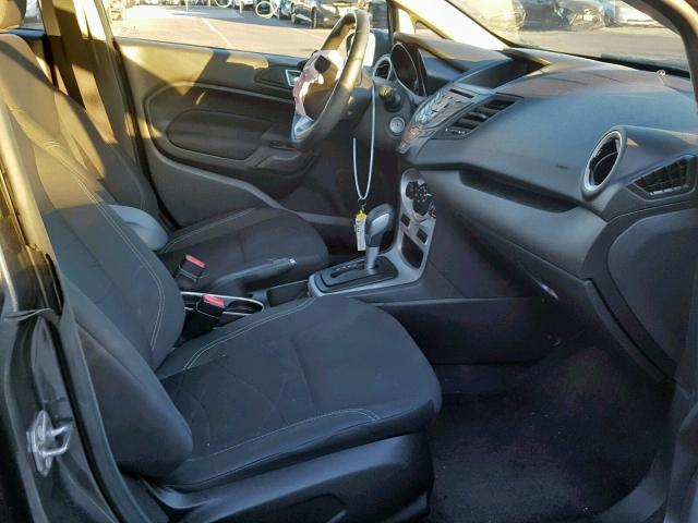 3FADP4BJ2FM187845 - 2015 FORD FIESTA SE GRAY photo 5