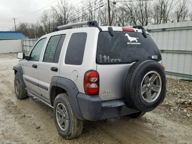 1J4GL38K85W724059 - 2005 JEEP LIBERTY RE SILVER photo 3