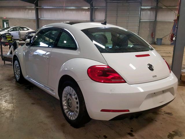 3VWJ17AT6EM646292 - 2014 VOLKSWAGEN BEETLE WHITE photo 3