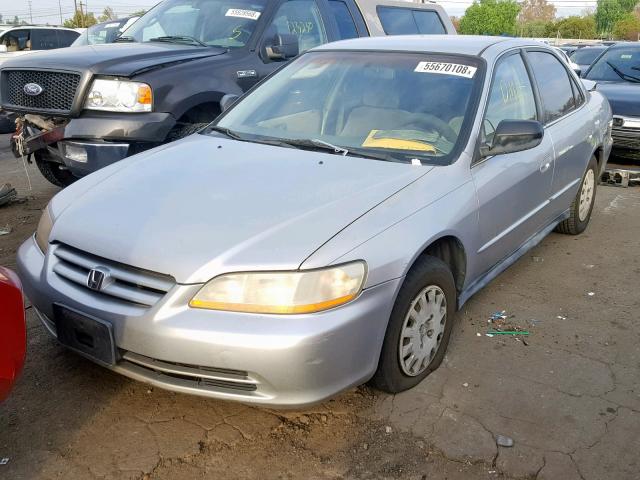 1HGCF86671A103953 - 2001 HONDA ACCORD VAL SILVER photo 2