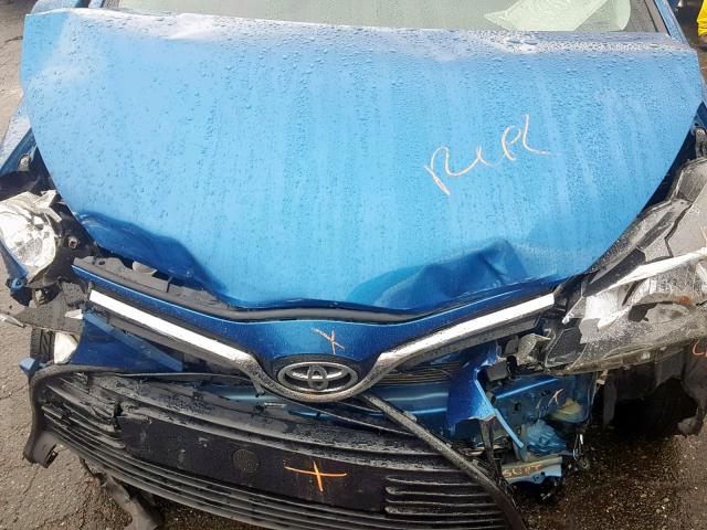 VNKKTUD37GA070005 - 2016 TOYOTA YARIS L BLUE photo 7