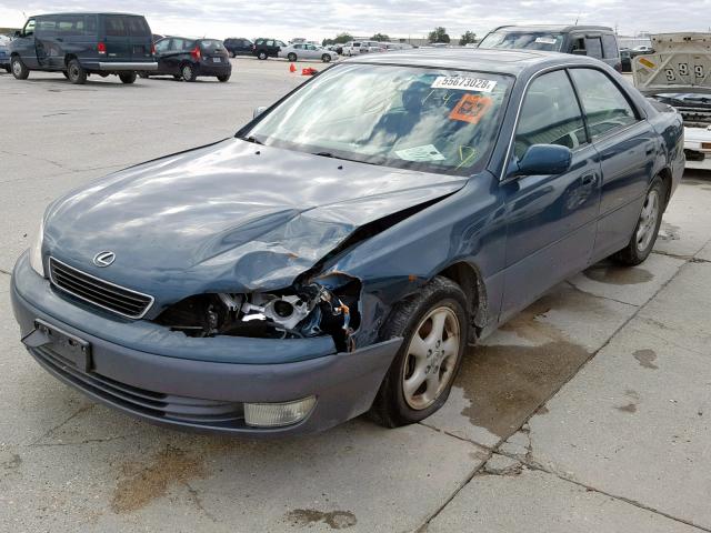 JT8BF28G1W0136746 - 1998 LEXUS ES 300 GREEN photo 2