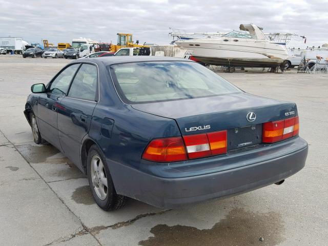 JT8BF28G1W0136746 - 1998 LEXUS ES 300 GREEN photo 3