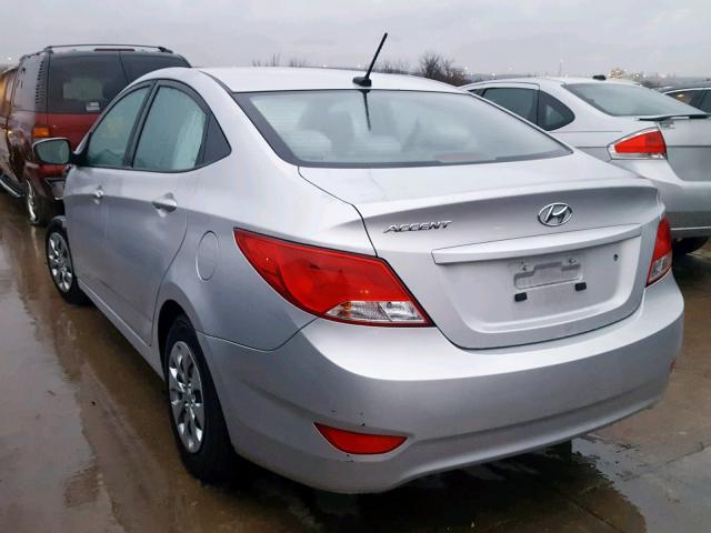 KMHCT4AE2HU273303 - 2017 HYUNDAI ACCENT SE SILVER photo 3