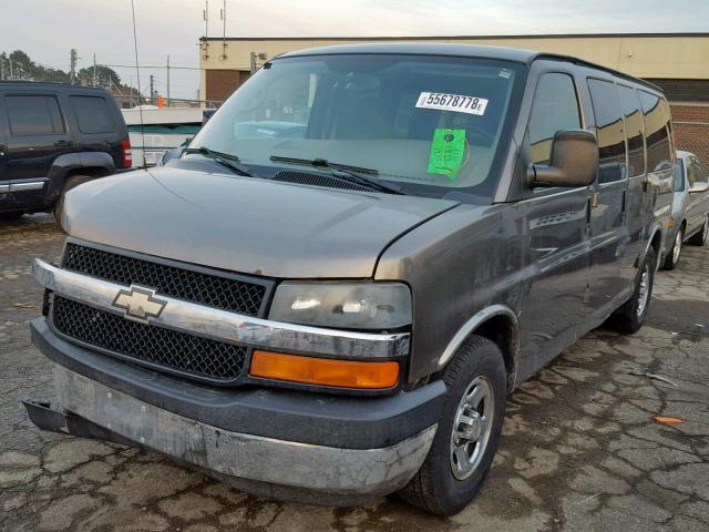 1GNFG15T751162246 - 2005 CHEVROLET EXPRESS G1 GRAY photo 2