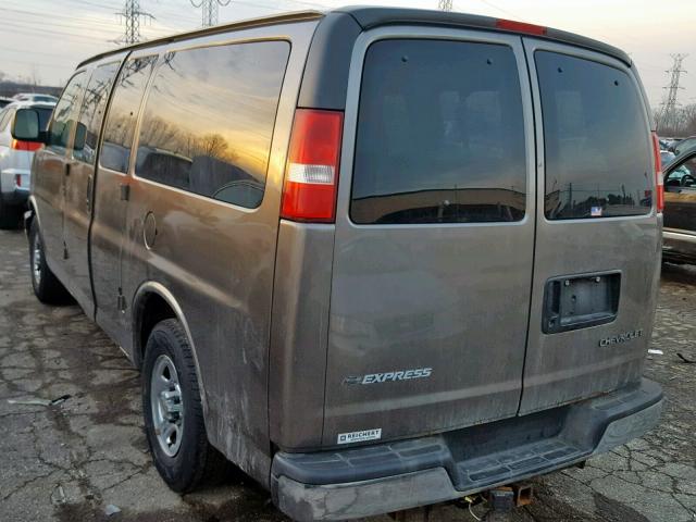 1GNFG15T751162246 - 2005 CHEVROLET EXPRESS G1 GRAY photo 3