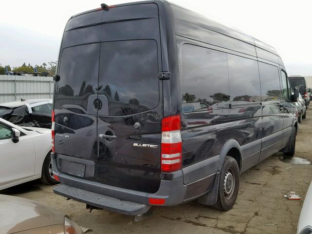 8BRPE8CD3GE130234 - 2016 MERCEDES-BENZ SPRINTER 2 BLACK photo 4