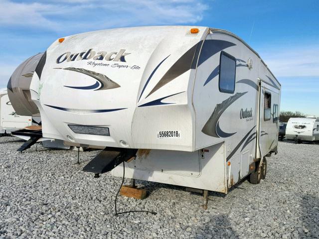 4YDF28529AB451296 - 2010 OUTB TRAVEL TRL Beyaz fotoğraf 2