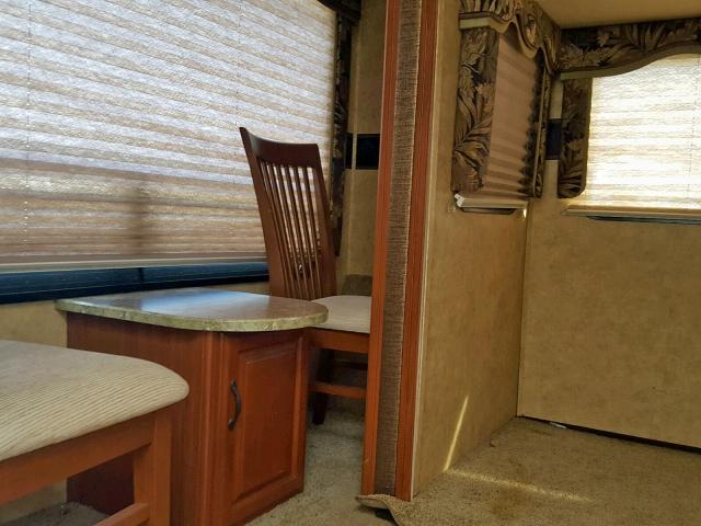 4YDF28529AB451296 - 2010 OUTB TRAVEL TRL Beyaz fotoğraf 6