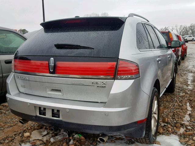 2LMDJ8JC3ABJ18078 - 2010 LINCOLN MKX SILVER photo 4