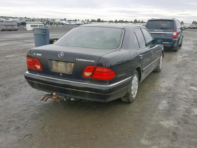 WDBJF25FXWA651214 - 1998 MERCEDES-BENZ E 300TD BLACK photo 4