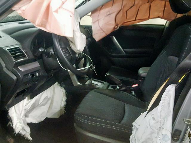 JF2SJADCXGH473532 - 2016 SUBARU FORESTER 2 SILVER photo 5