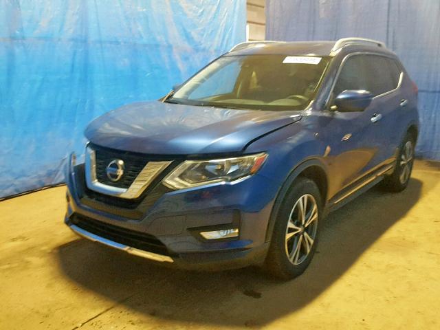 5N1AT2MV2JC731957 - 2018 NISSAN ROGUE SV BLUE photo 2