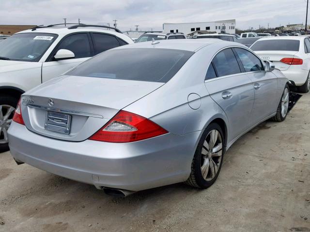 WDDDJ72X59A154721 - 2009 MERCEDES-BENZ CLS 550 SILVER photo 4