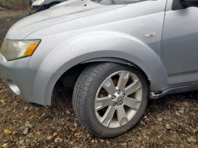 JA4MT41X17Z009852 - 2007 MITSUBISHI OUTLANDER GRAY photo 9