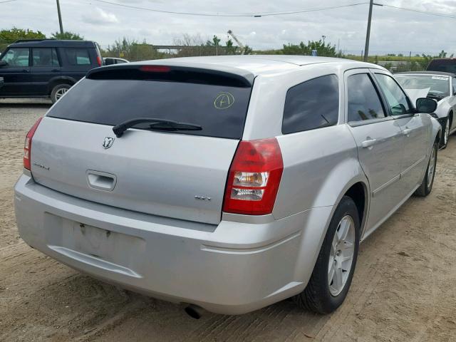 2D8FV47V56H293128 - 2006 DODGE MAGNUM SXT SILVER photo 4