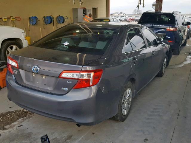 4T1BD1FK8EU134682 - 2014 TOYOTA CAMRY HYBR GRAY photo 4