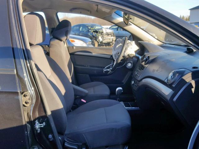 KL1TD56E99B608772 - 2009 CHEVROLET AVEO LS BLACK photo 5