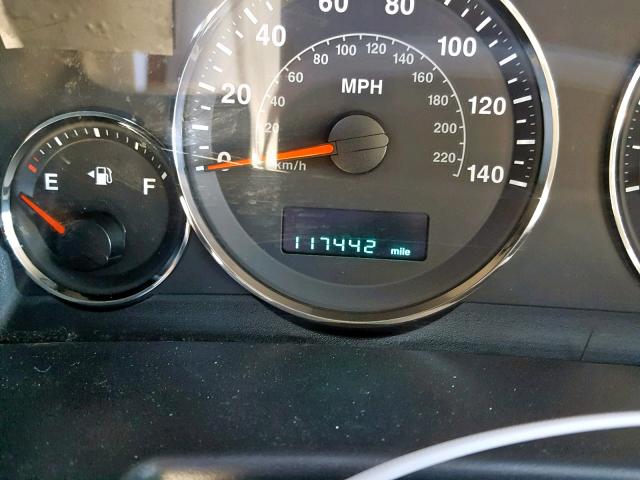 1J8HG58N36C129958 - 2006 JEEP COMMANDER RED photo 8