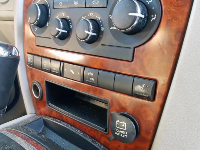 1J8HG58N36C129958 - 2006 JEEP COMMANDER RED photo 9