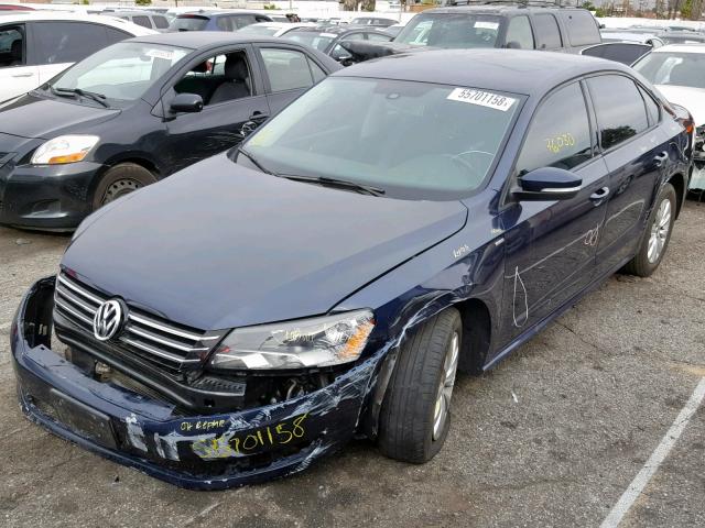 1VWAT7A3XFC076200 - 2015 VOLKSWAGEN PASSAT S BLUE photo 2