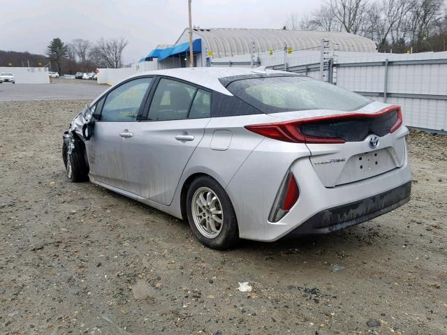 JTDKARFP6H3054881 - 2017 TOYOTA PRIUS PRIM SILVER photo 3