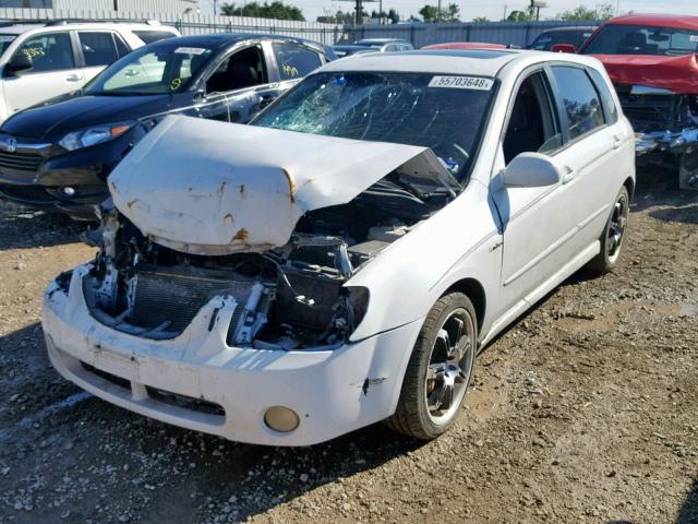 KNAFE161555085832 - 2005 KIA SPECTRA5 WHITE photo 2