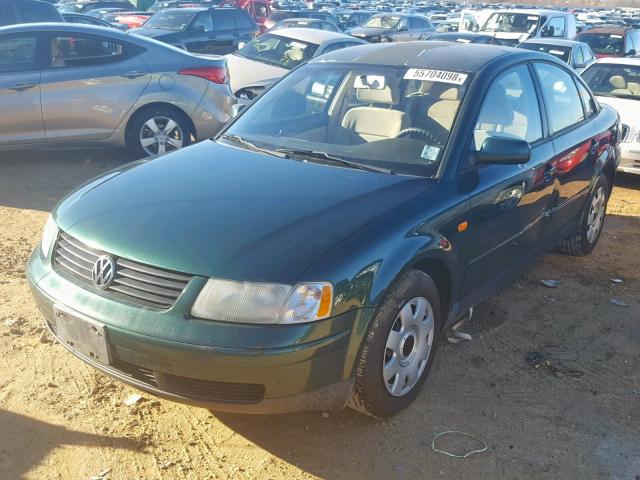 WVWMA23B5YP297955 - 2000 VOLKSWAGEN PASSAT GLS GREEN photo 2