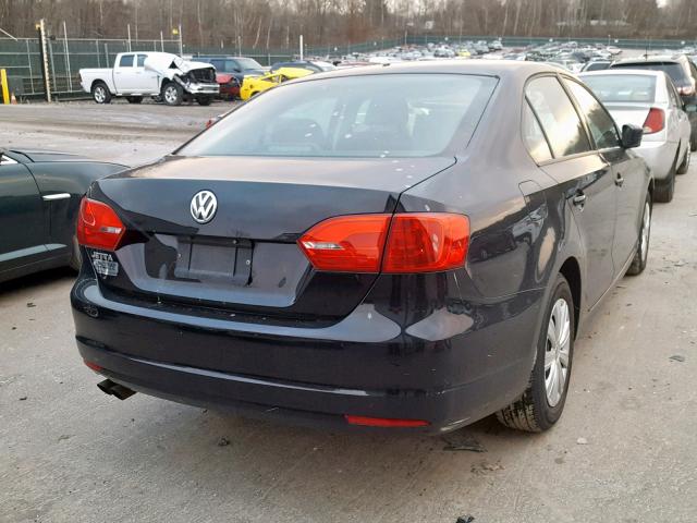 3VW2K7AJ7EM217338 - 2014 VOLKSWAGEN JETTA BASE BLACK photo 4