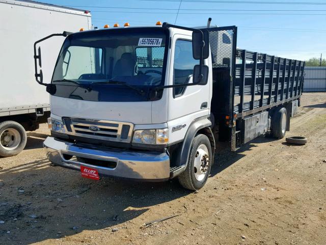 3FRML55Z19V145553 - 2009 FORD LOW CAB FO WHITE photo 2